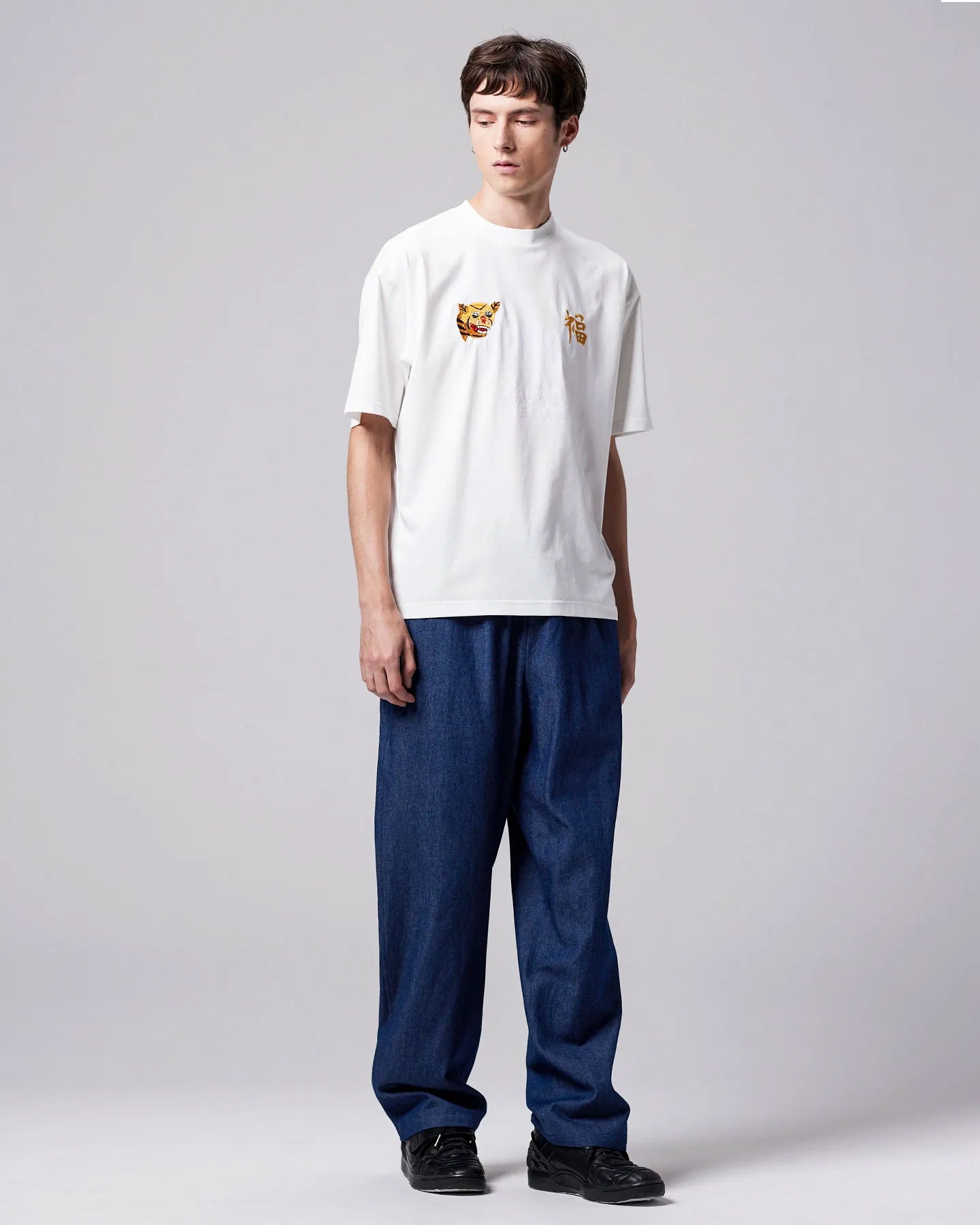 T-Shirt Front Side Embroidery Bianca