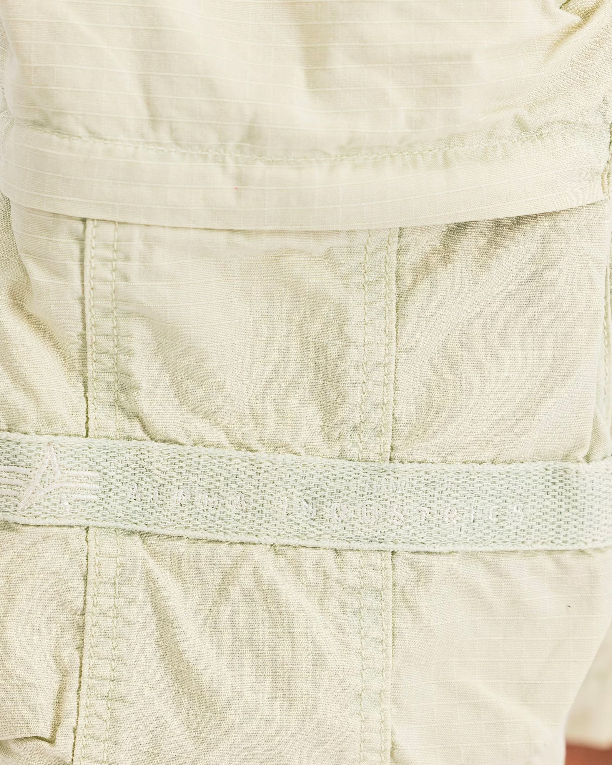 Manoeuvre stone shorts