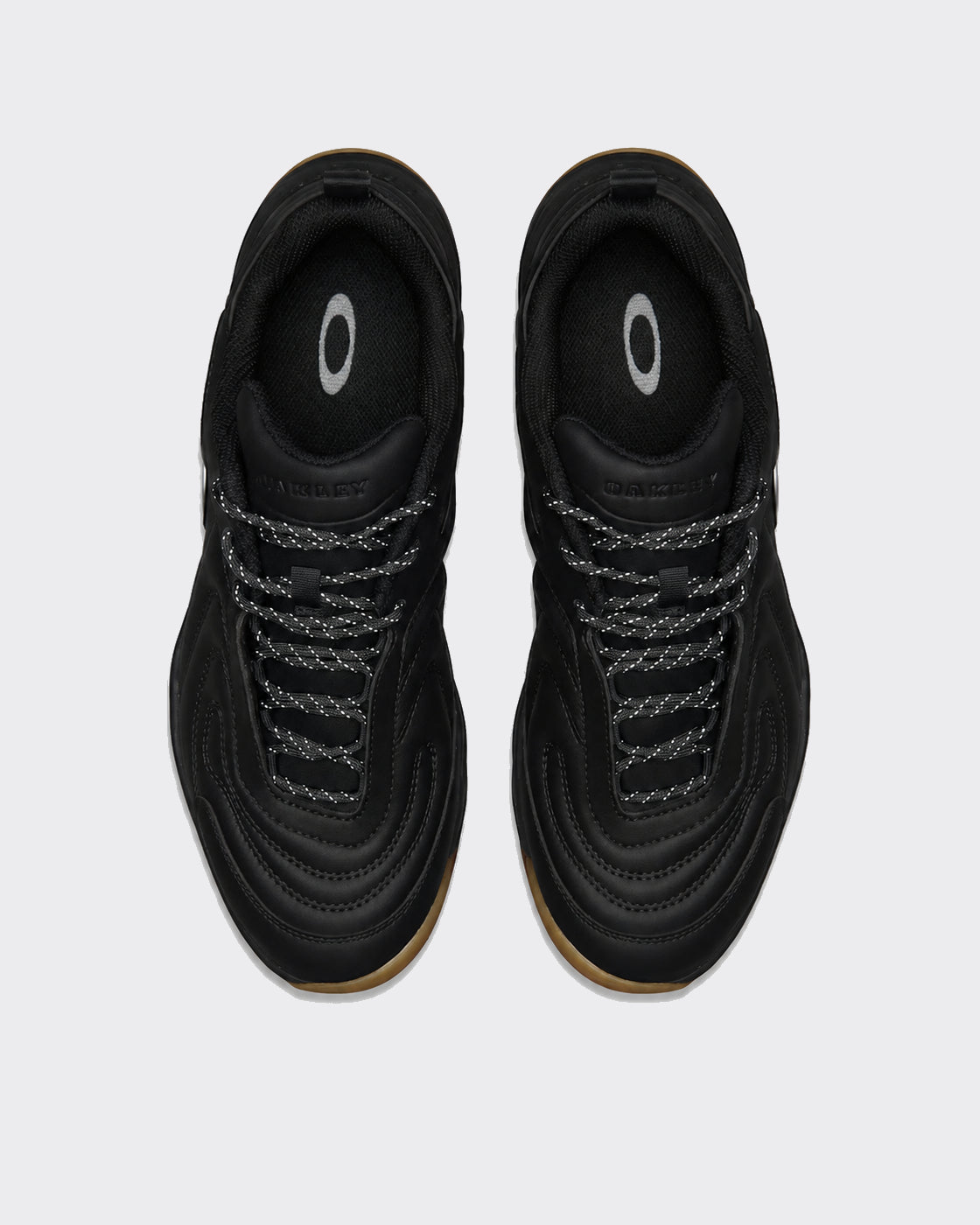 Sneakers Strike Baseline Pitch Black