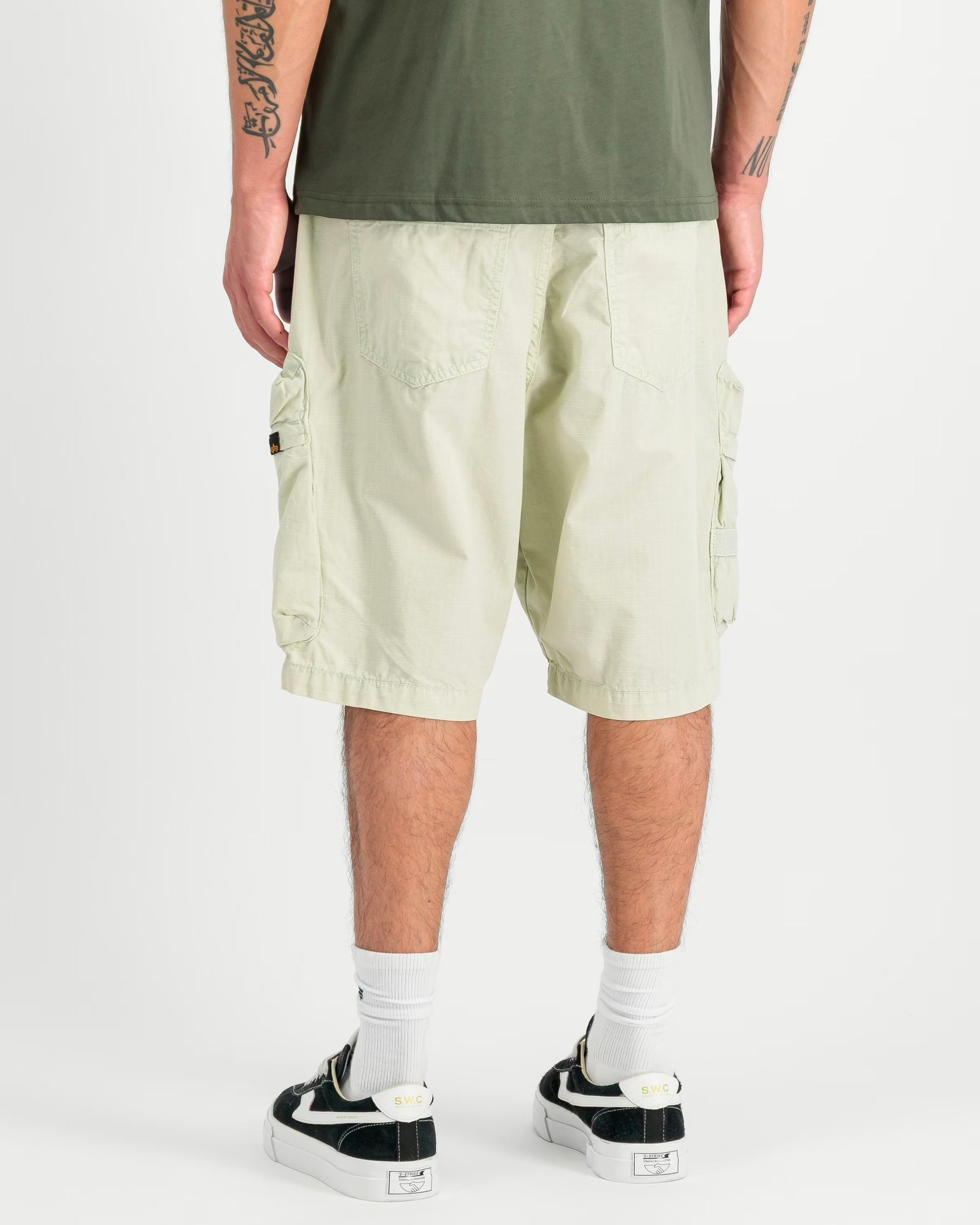 Manoeuvre stone shorts