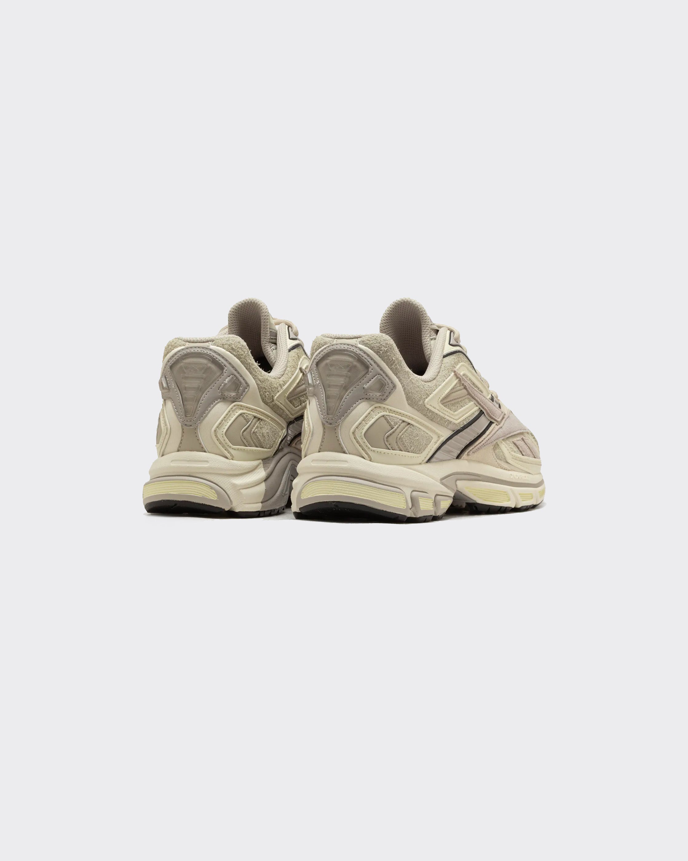 Sneakers W Premier Road Ultra Oat Hairy Suede