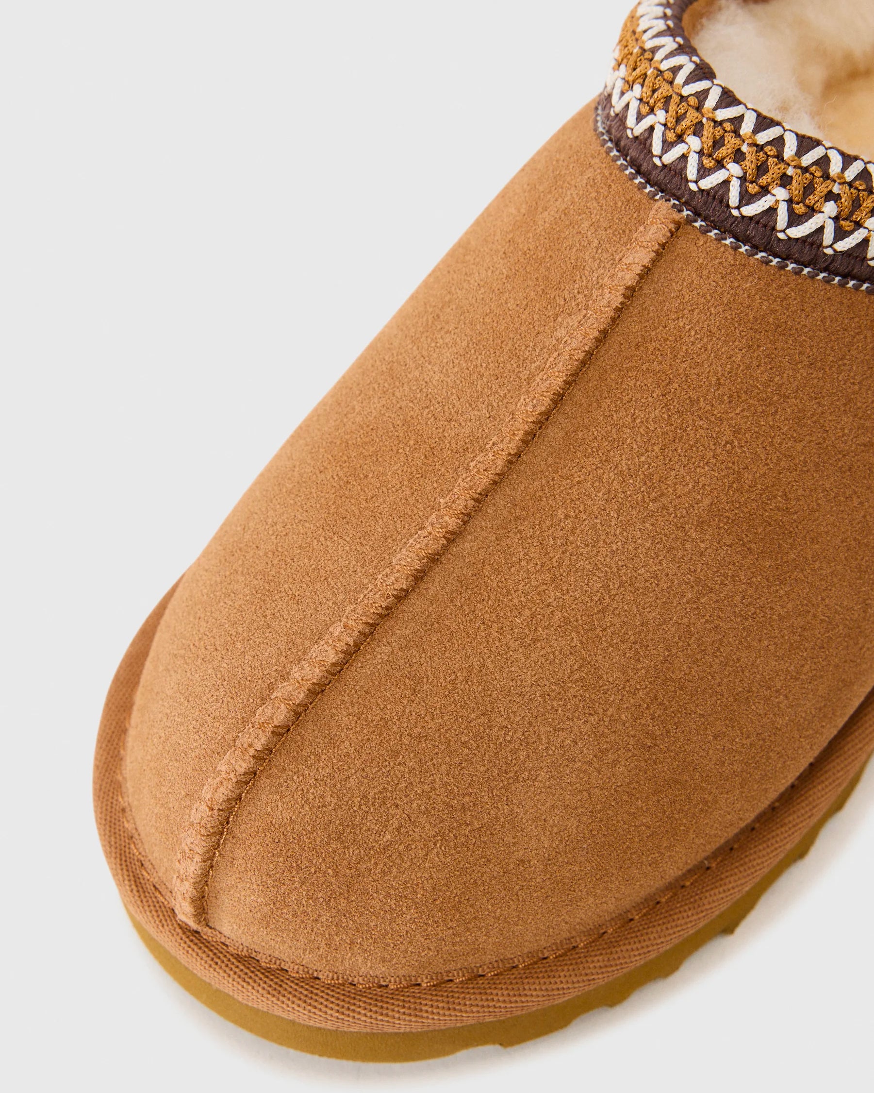 M Tasman II Chestnut Slide