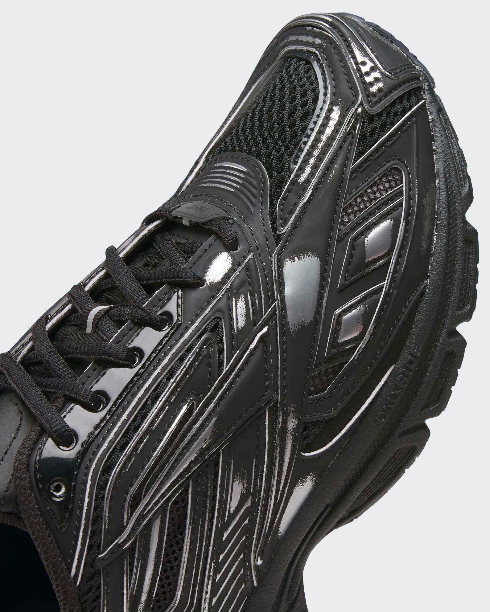 Sneakers Premier Road Ultra Black Buff Metallic