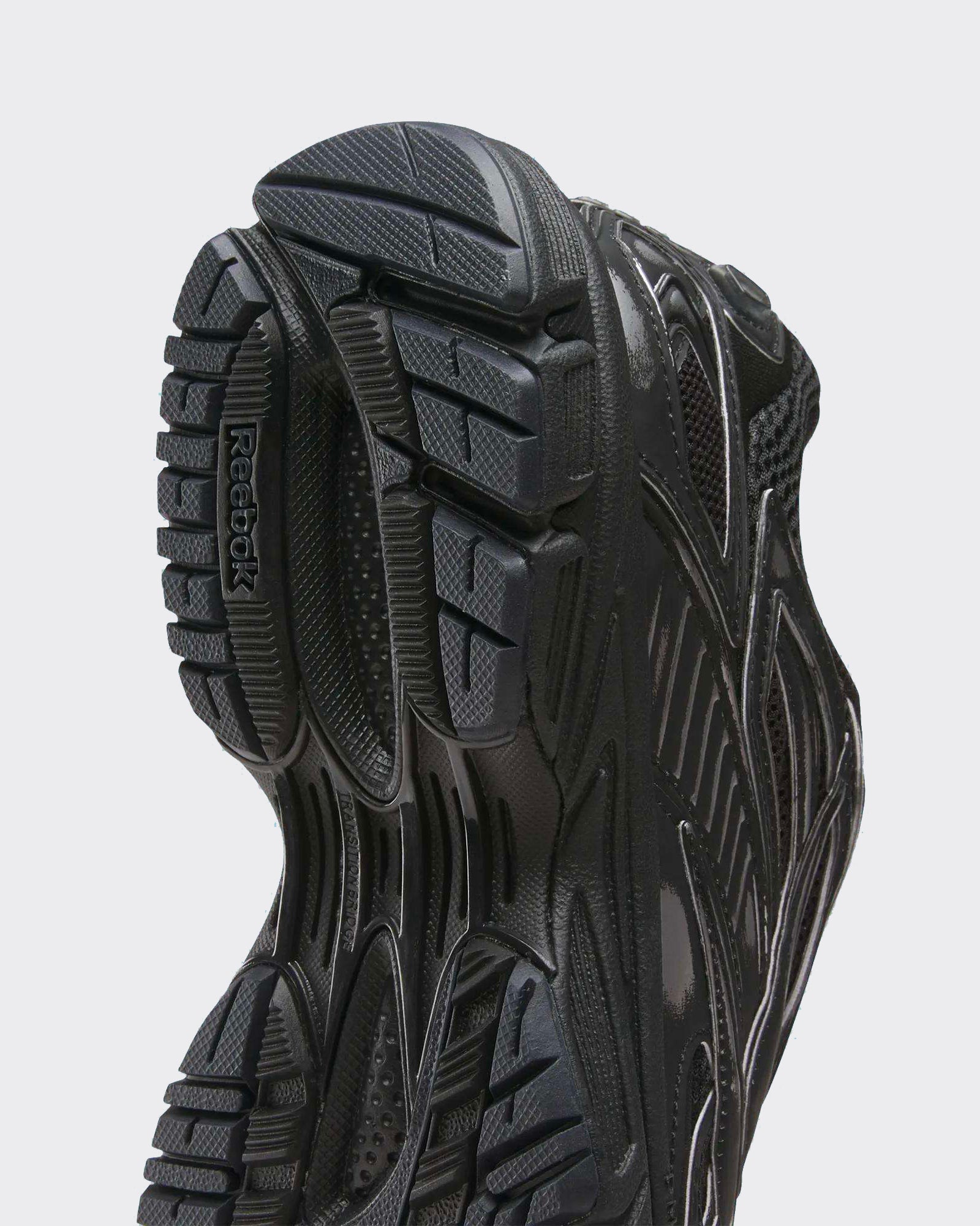 Sneakers Premier Road Ultra Black Buff Metallic