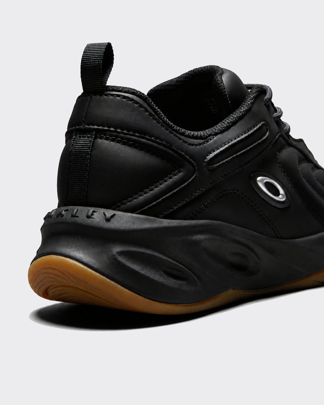 Sneakers Strike Baseline Pitch Black
