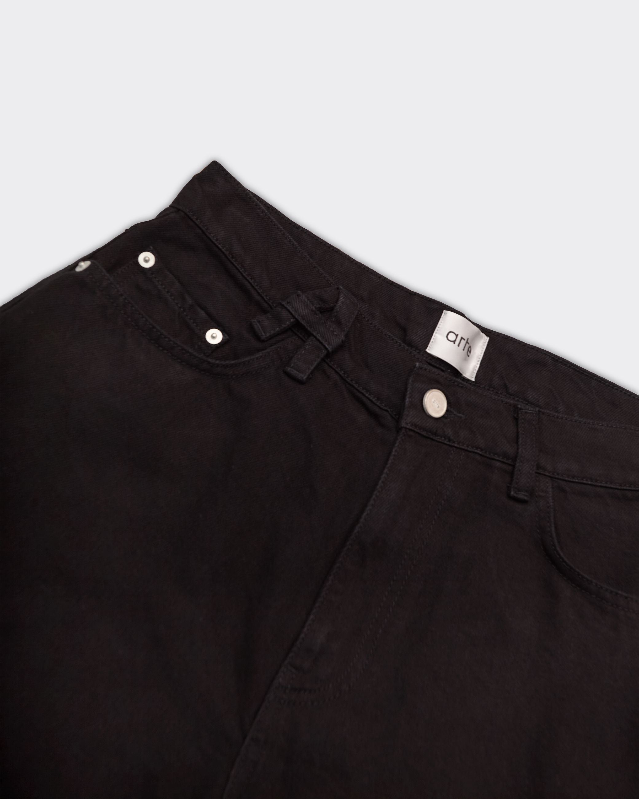 Short Belt Detail Denim Nero