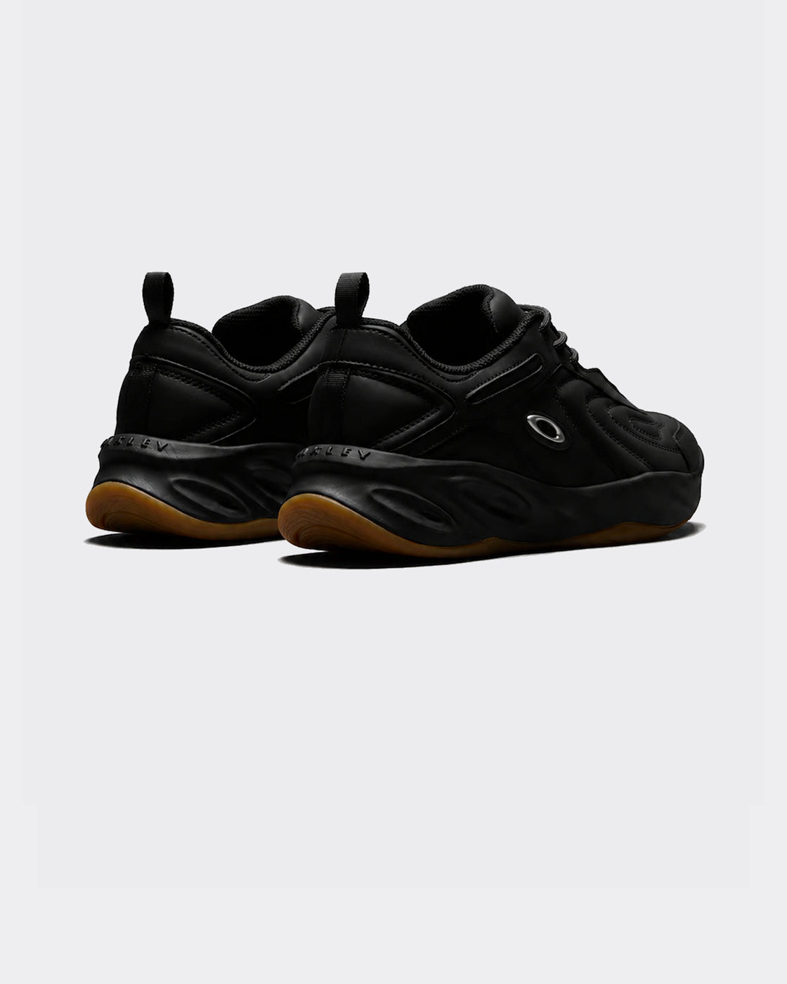 Sneakers Strike Baseline Pitch Black